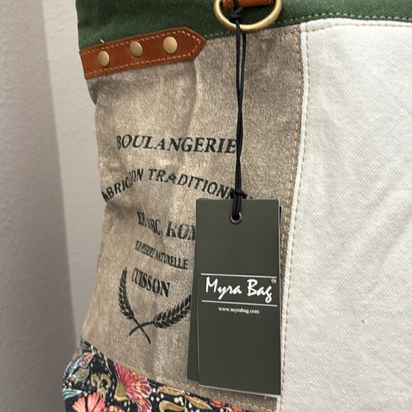 Myra Boulangerie Floral Trim Tote - Picture 2 of 8